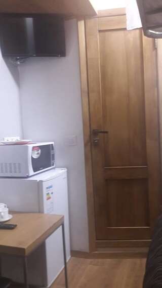 Отель Mini Hotel on Demiivska Киев Небольшой двухместный номер с 2 отдельными кроватями-3