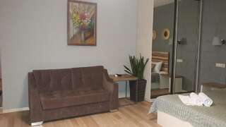 Отель Mini Hotel on Demiivska Киев Улучшенный трехместный номер-3